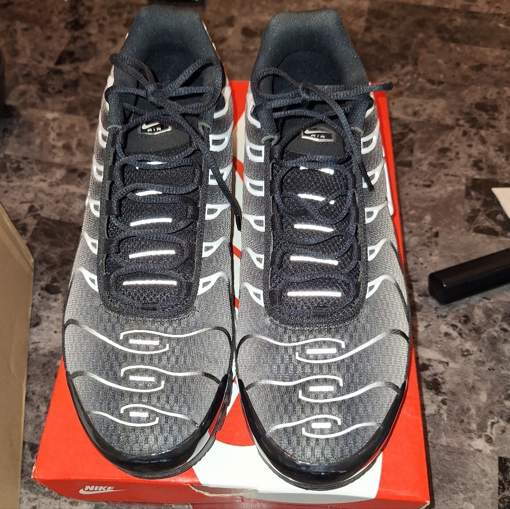 Nike Black and White Men's Sneakers